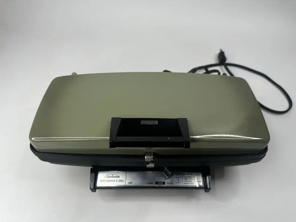 Vintage MCM Sunbeam Avocado Green Waffle Baker & Grill W/Removable Plates W-M